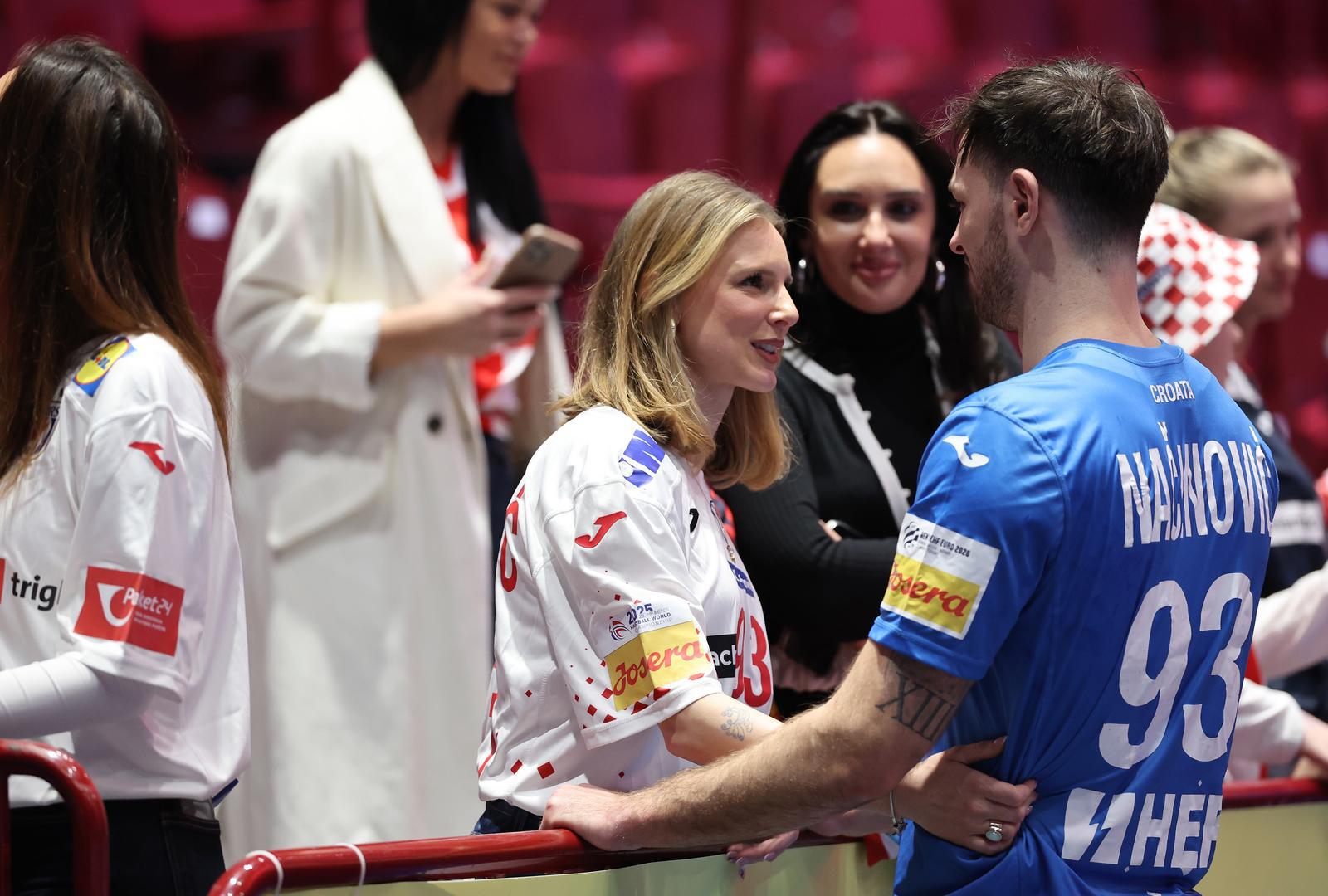 Naš pivot Veron Načinović imao je podršku u prvim redovima. 