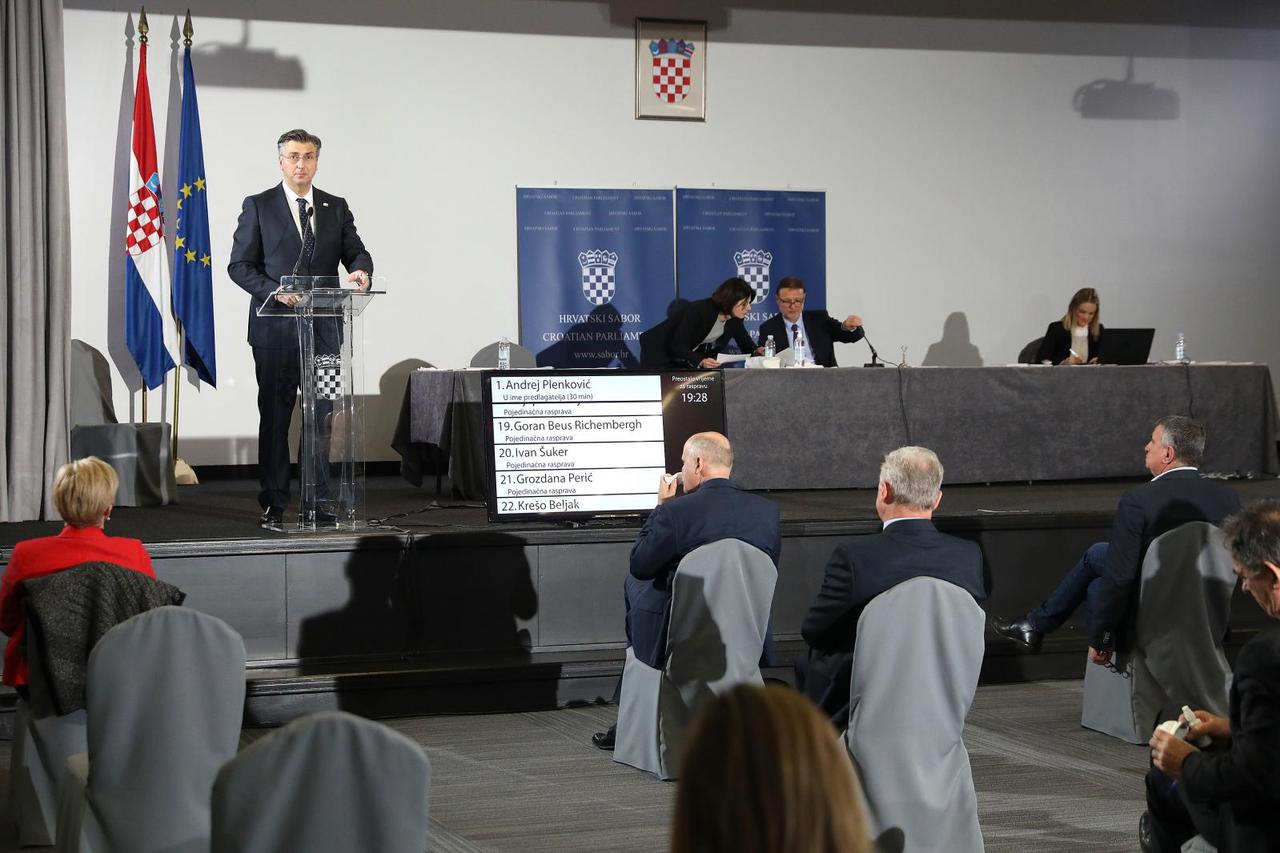 Zagreb: Sabor sjednicu nastavio raspravom o Vladinom paketu prijedloga zakona s područja financija i turizma