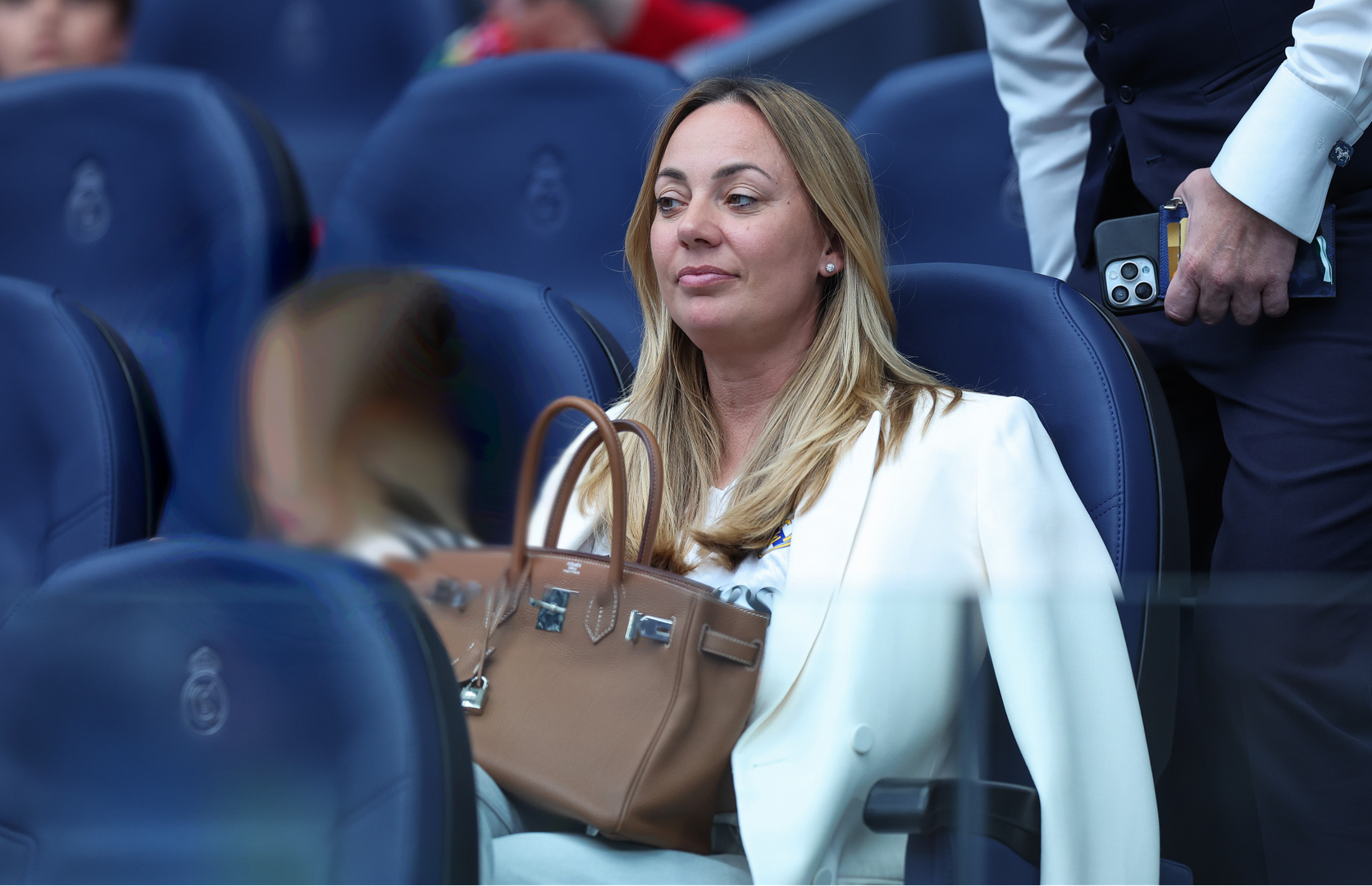 Vanja Modrić, supruga nogometne ikone Luke Modrića, godinama je samozatajna figura koja iz pozadine pruža ključnu podršku njegovoj karijeri. Njihova priča o ljubavi, odricanju i obiteljskoj stabilnosti temelj je Lukinih najvećih uspjeha.