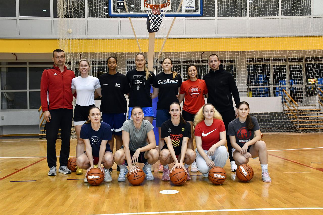Slavonski Brod: Trening košarkašica ŽKK "Brod na Savi"