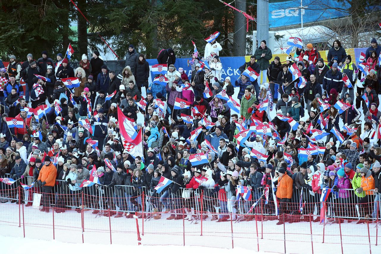 04.01.2015., Sljeme, Zagreb - VIP Snow Queen Trophy, jubilarno 10. izdanje zenske utrke Snjezne kraljice. Navijaci uz stazu.  Photo: Sanjin Strukic/PIXSELL