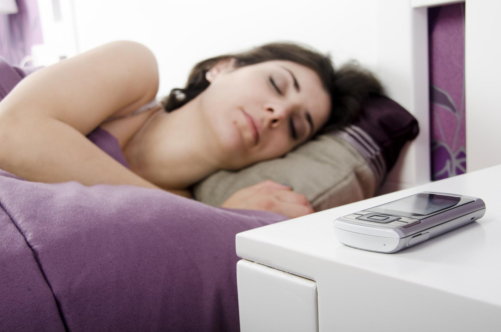 Istraživanje je pokazalo kako žene koje su spavale kraj umjetnog svjetla imaju 17 posto veće šanse da će se udebljati 5 kilograma ili više u idućih pet godina. Također, šanse da će imati prekomjernu težinu su 22 posto, a 33 posto da će biti pretile.