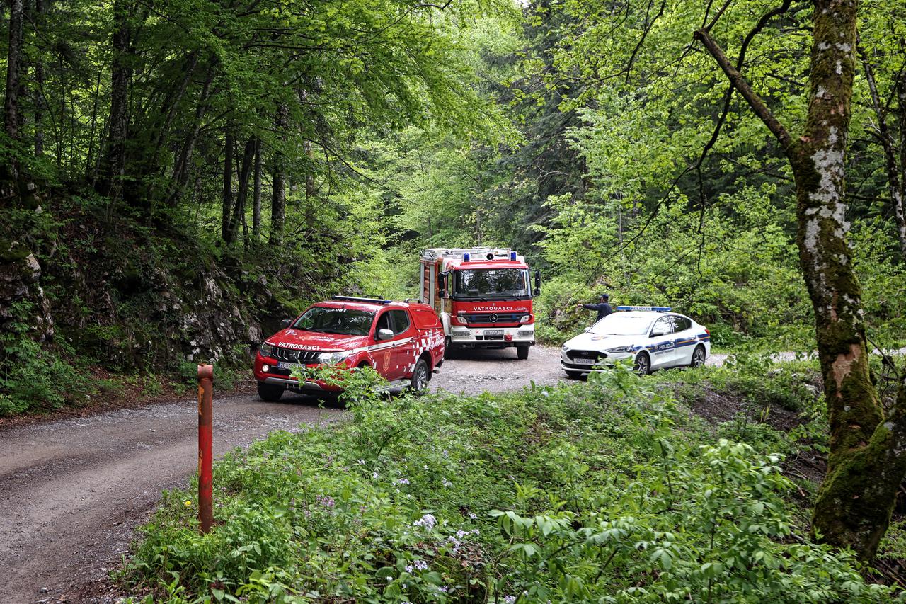 Završen očevid na mjestu pada aviona na Maloj Kapeli