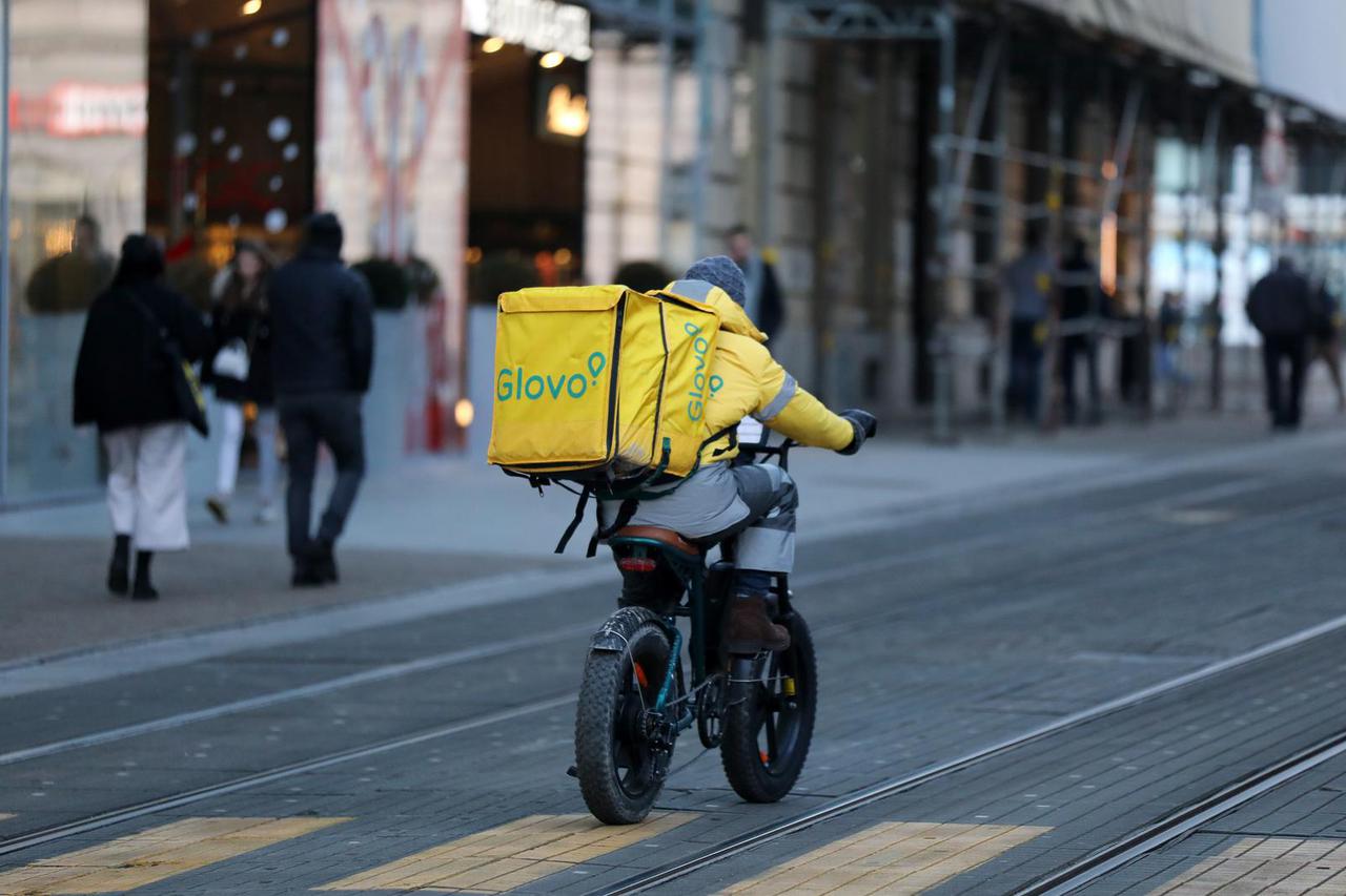 Dostavljači Glova u centru Zagreba