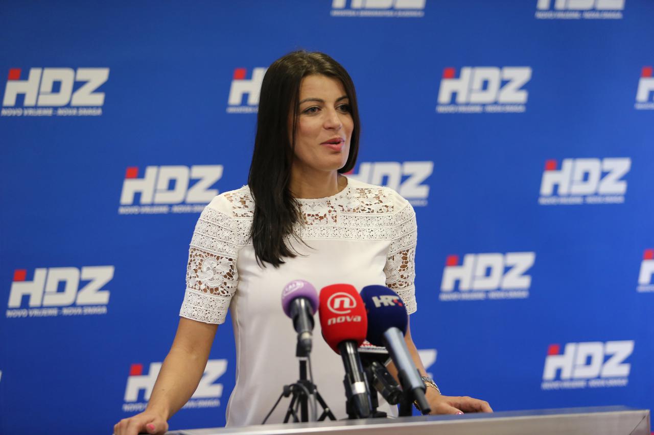 20.05.2015., Split - Gradonacelnica Knina Josipa Rimac odrzala konferenciju za medije u prostorijama zupanijskog HDZ-a u Splitu.  