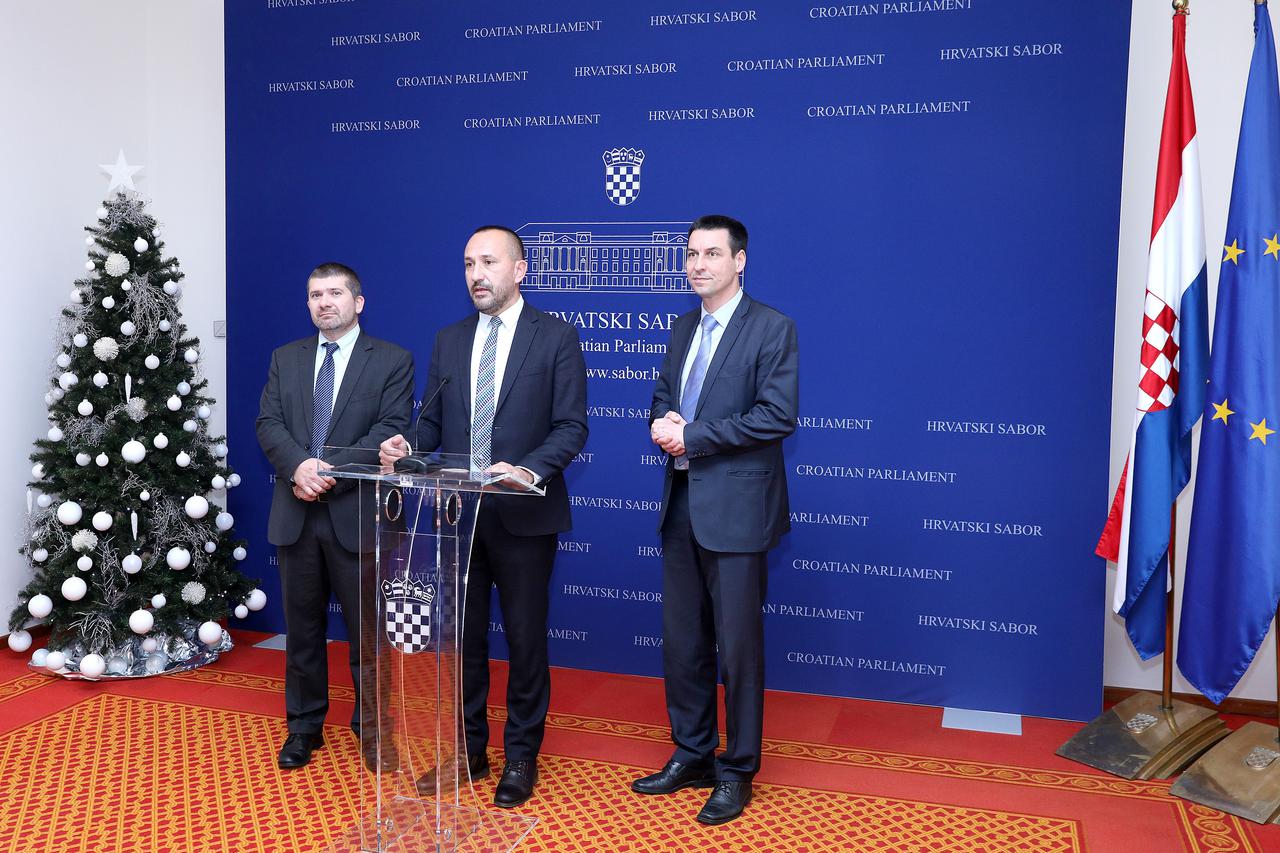 HRAST traži zaštitu hrvatskih učitelja