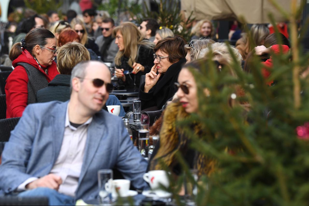 Llijepo vrijeme izmamilo građane da uživaju u posljednjim danima Adventa