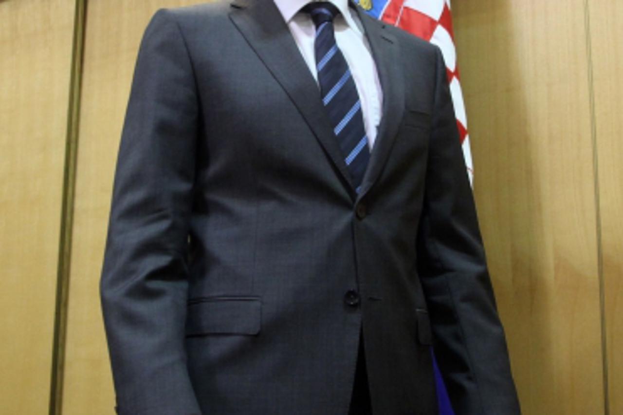 \'19.01.2012., Zagreb - Raspravom o pristupanju Hrvatske EU nastavljena je redovita sjednica Sabora. Zoran Milanovic. Photo: Patrik Macek/PIXSELL\'
