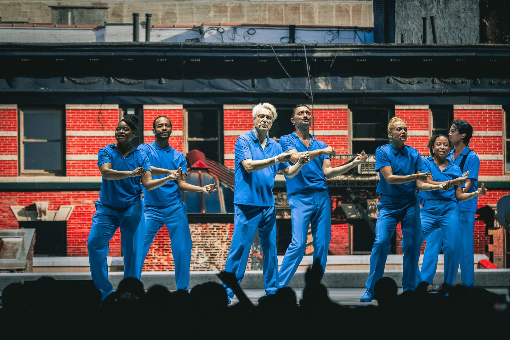Osam godina nakon što nas je osvojio nastupom na In Music festivalu u Zagrebu, David Byrne vratio se u Hrvatsku i trijumafalnim nastupom u pulskoj Areni pokazao nam zašto je jedan od najvažnijih pop-rock autora svih vremena. 