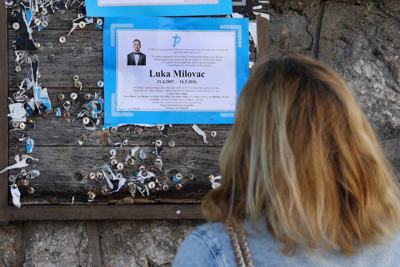 Dan nakon tragedije u Drnišu, gra?ani pale lampione za ubijenog 19-godišnjaka