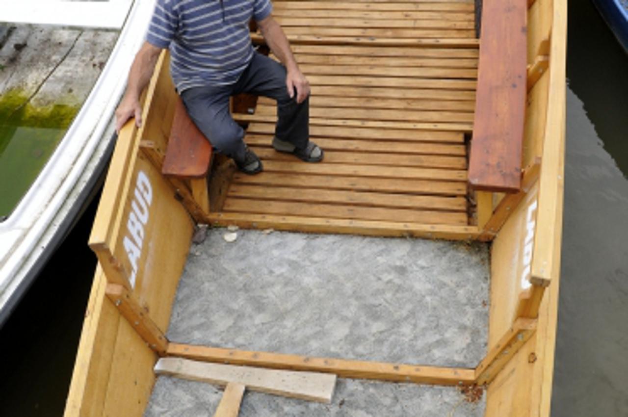'05.07.2011., Prelog - Antun Bermanec iz Preloga jedini je preostali izradjivac drvenih camaca. Photo: Vjeran Zganec-Rogulja/PIXSELL'