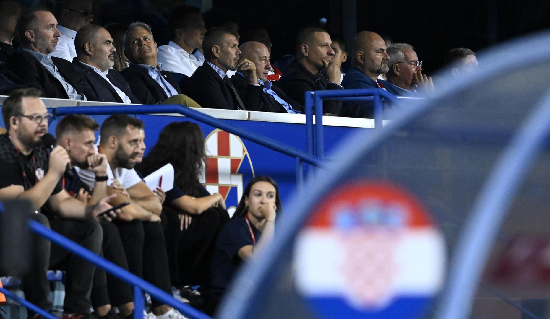 Zvonimir Boban i Velimir Zajec sjede jedan do drugoga u maksimirskoj loži. 