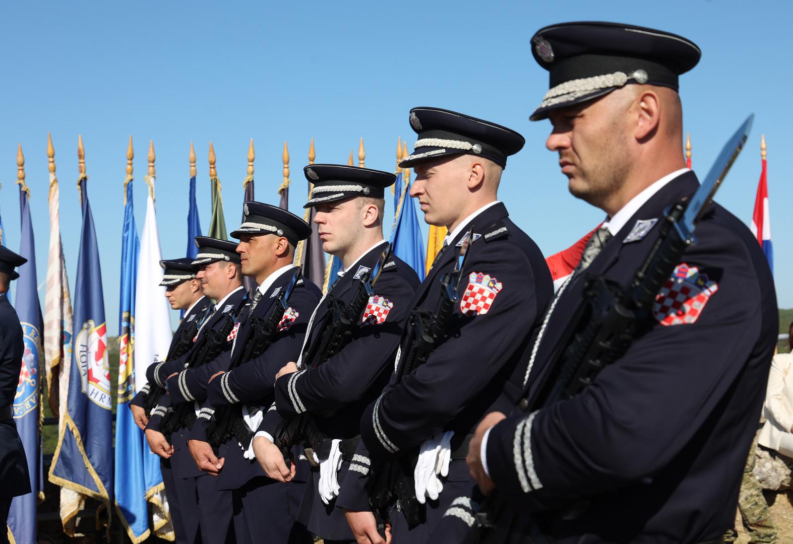 05.08.2025.,Knin- Proslava obiljezavanja Dana pobjede i domovinske zahvalnosti, Dana hrvatskih branitelja i 30. obljetnice vojno redarstvene operacije Oluja. Podizanje zastave na kninskoj tvrdjavi.  Photo: Dusko Jaramaz/PIXSELL