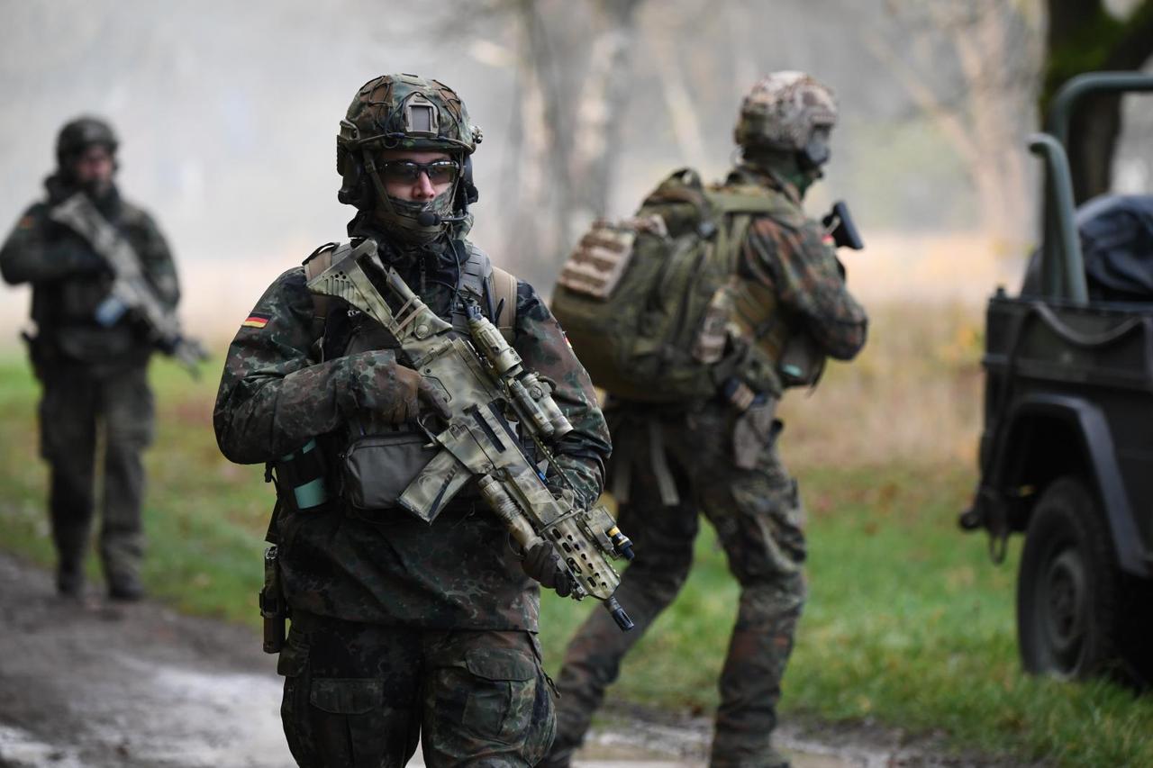 Posebno zabrinjava što je najviše vojnika koji njeguju ekstremna uvjerenja među pripadnicima elitne vojne postrojbe (KSK), i to pet puta više nego u ostatku Bundeswehra