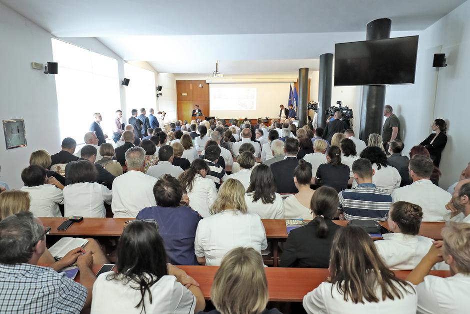 Otkrivena spomen ploča časnim sestrama i liječnicima za hrabar čin liječenja tijekom II. svjetskog rata