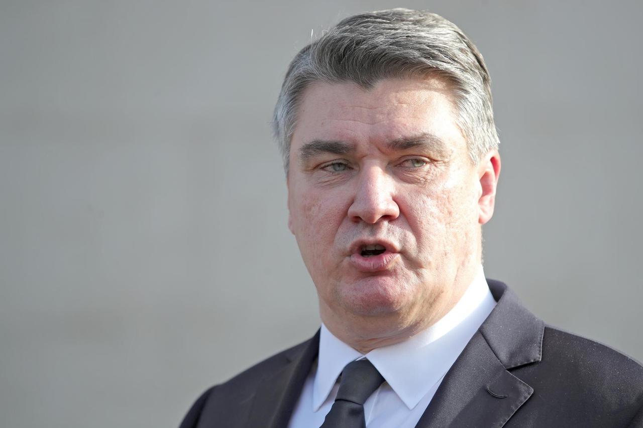 Zagreb: Predsjednik se obratio medijima nakon obilaska izložbe "Hrvatska svijetu"