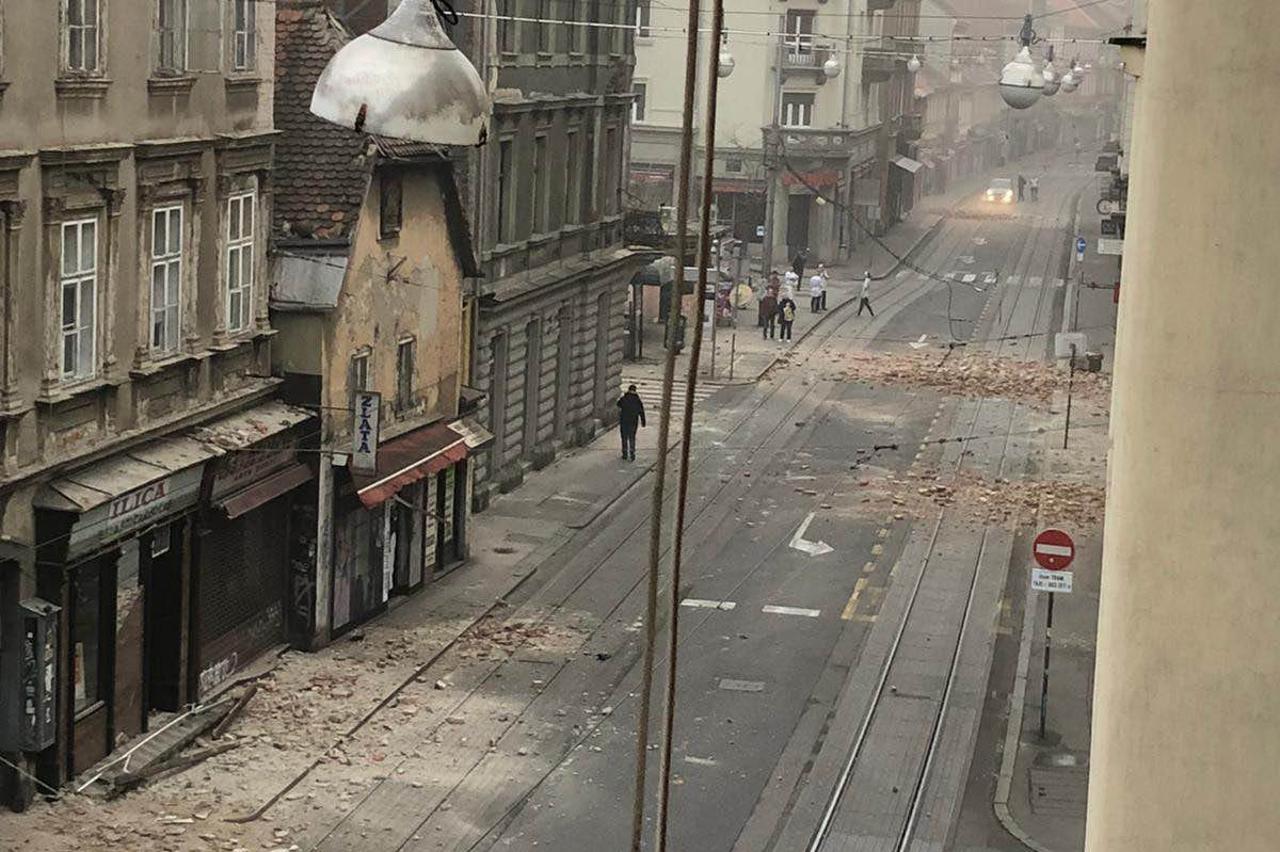 Zagreb: Pogled iz zraka na  Trg bana Josipa Jelačića