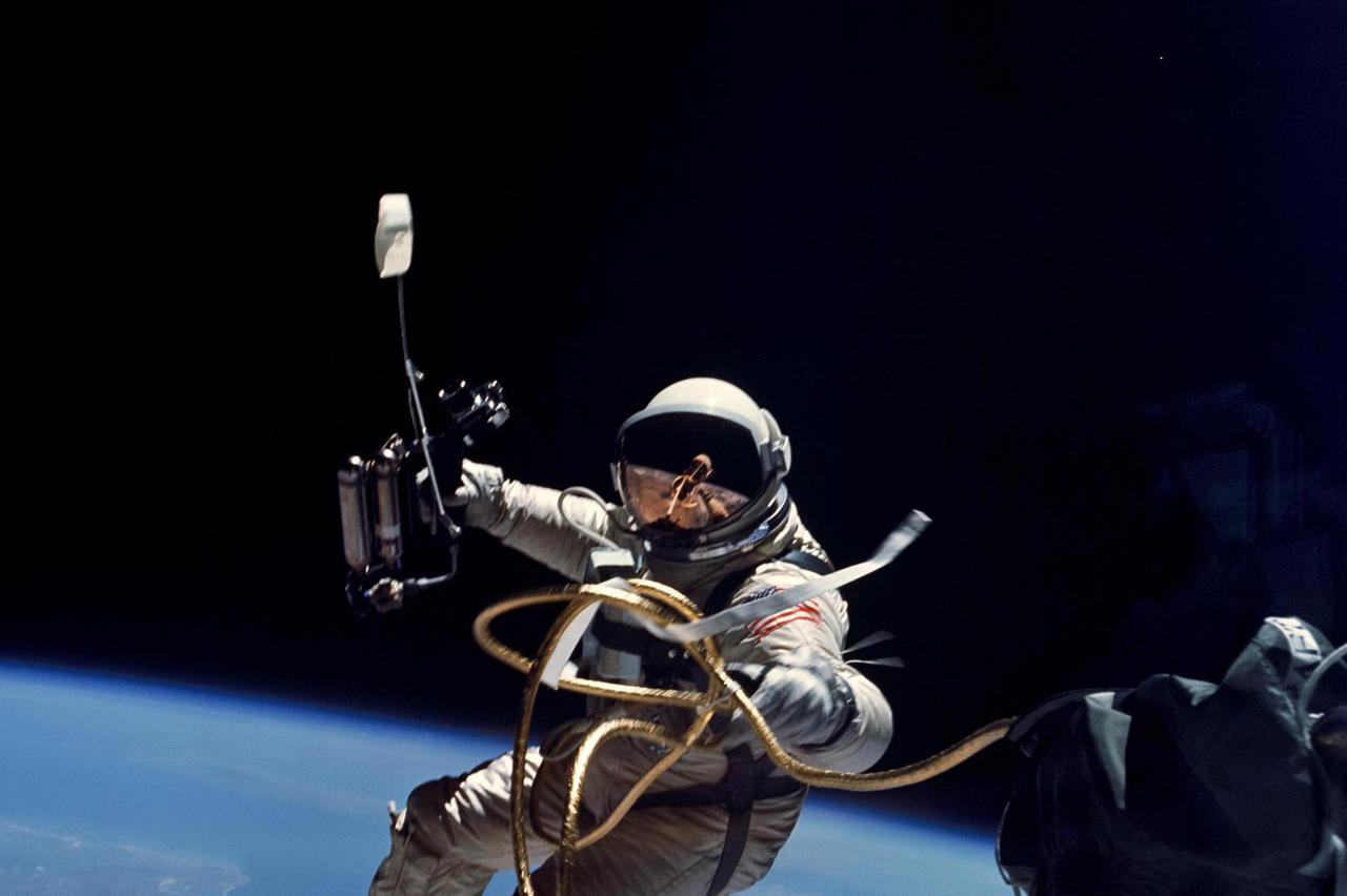 NASA projekt Gemini IV u svemiru, 1965.