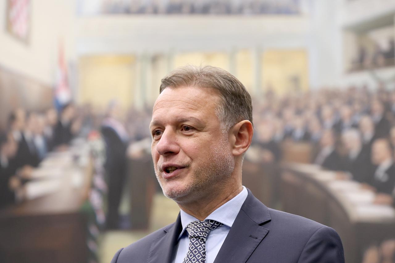 Zagreb: Betlehemsko svjetlo stiglo u Sabor