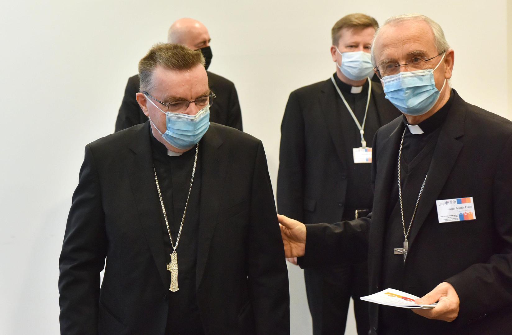 22.10.2021., Zagreb - Centar za promicanje socijalnog nauka Crkve organizirao je u ime Hrvatske biskupske konferencije dvodnevni 6. Hrvatski socijalni tjedan "Demografija–iseljavanje–migracije“. Tjedan je otvorio zagrebacki nadbiskup, kardinal Josip Bozanic; predsjednik HBK, nadbiskup Želimir Puljic i apostolski nuncij u RH, nadbiskup Giorgio Lingua.