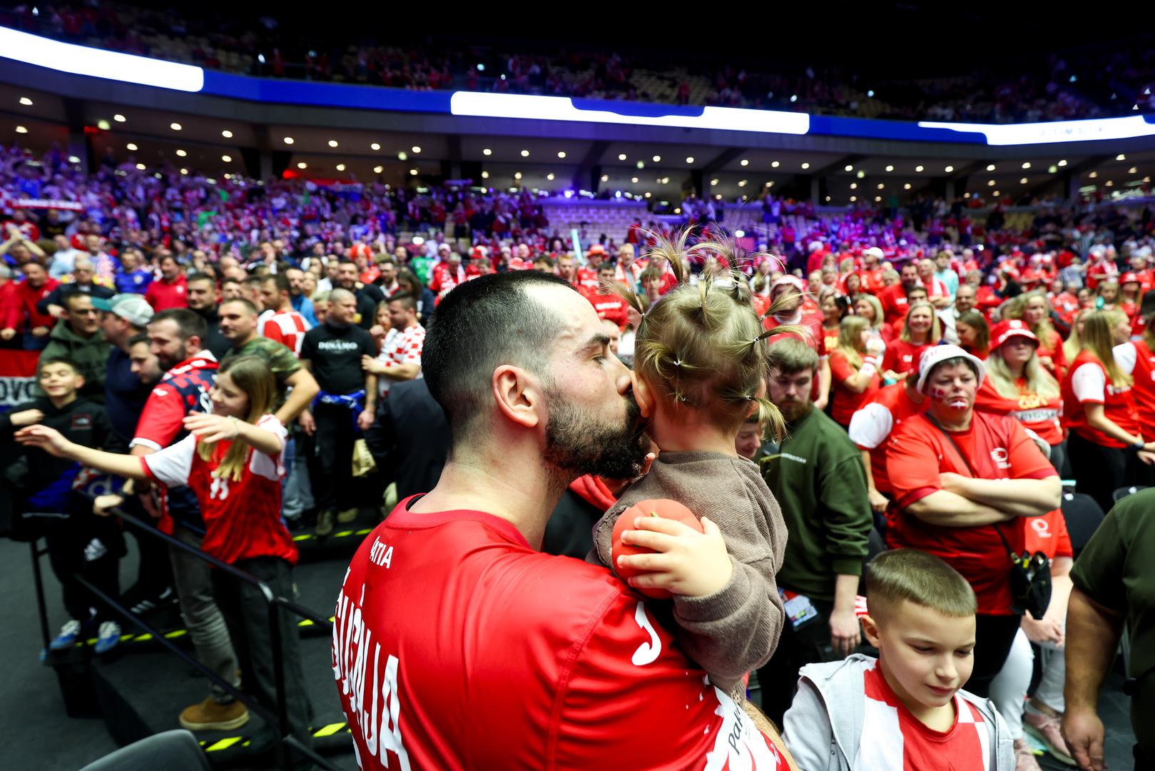Ovaj poraz sigurno će teško pasti našim reprezentativcima, ali ostaje im borba za brončanu medalju u nedjelju što bi također bio veliki uspjeh.