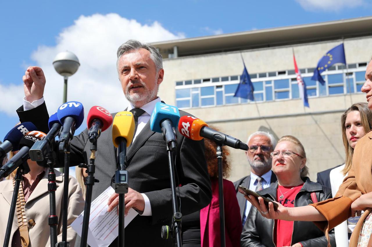 Zagreb: Miroslav Škoro održao završnu konferenciju za medije prije izborne šutnje