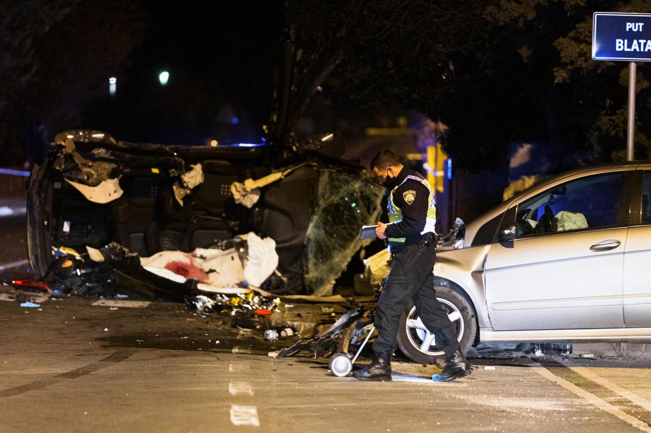 Dvoje mrtvih u prometnoj nesreći u mjestu Kožino nedaleko Zadra
