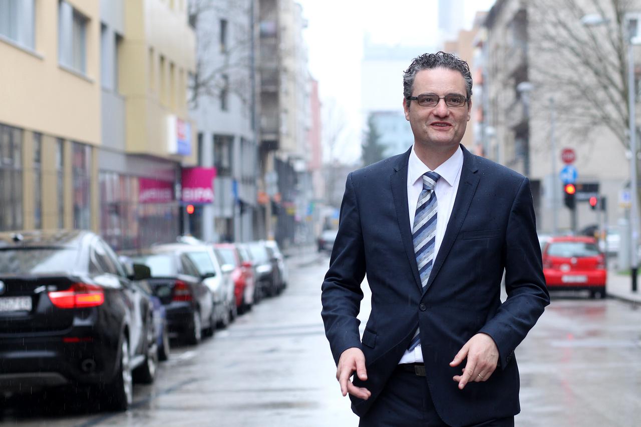 25.03.2015., Zagreb - Vice John Batarelo, doktor znanosti, predsjednik udruge Vigilare, predstojnik Ureda za pastoral obitelji Zagrebacke nadbiskupije. Photo: Boris Scitar/vecernji list/PIXSELL