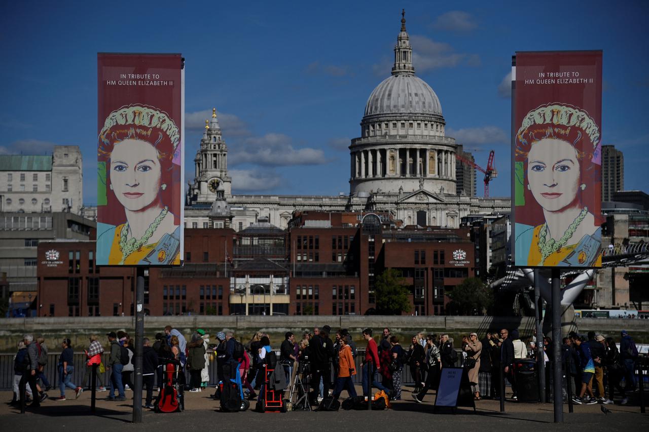 Britain mourns Queen Elizabeth