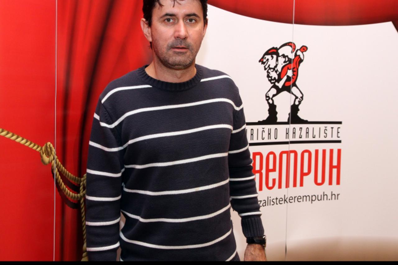 '21.09.2010., Satiricko kazaliste Kerempuh, Zagreb - Proba predstave Cudo u Poskokovoj Dragi, redatelja Krese Dolencica, nastaloj po romanu Ante Tomica. Vedran Mlikota.  Photo: Zarko Basic/PIXSELL'