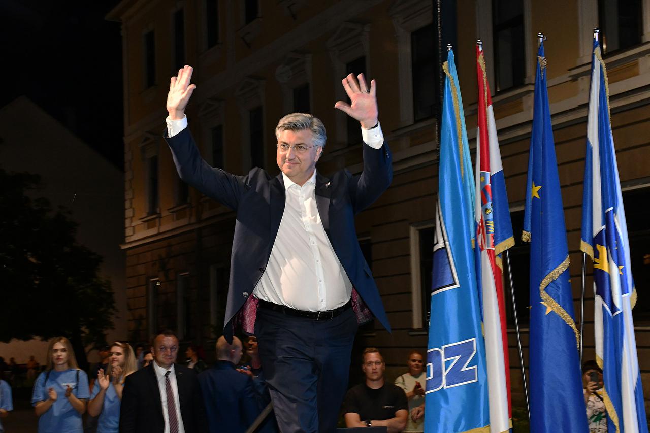Slavonski Brod: Andrej Plenković na predizbornom skupu HDZ-a za parlamentarne izbore