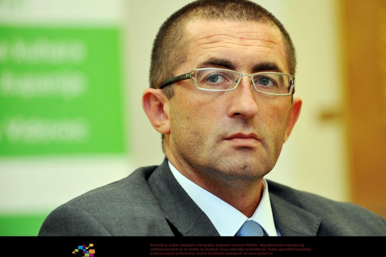 '06.09.2011., Zupanijska palaca, Varazdin -  Odrzana je konferencija za novinare uoci 14. Zeljarijade koja ce se odrzati u Vidovcu od 16. do 19. rujna. Nacelnik opcine Vidovec Bruno Hranic Photo: Mark