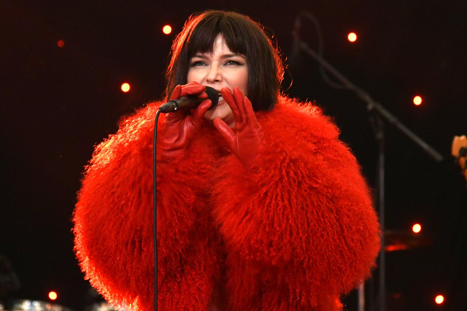 U subotu navečer na Adventu u Bjelovaru nastupila je naša popularna pjevačica Vesna Pisarović.