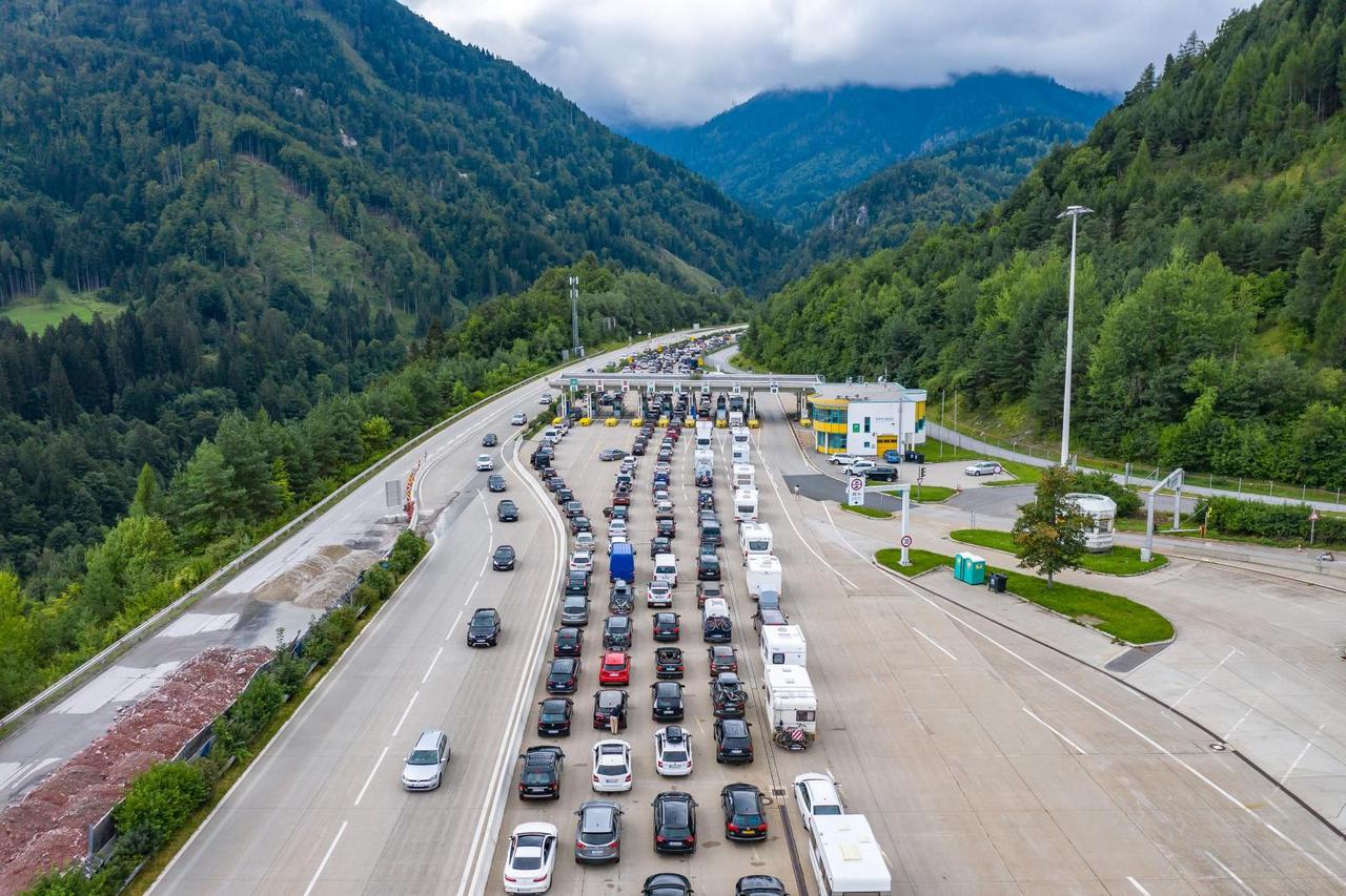 AUT, Coronavirus, Rückreiseverkehr Grenzübergang Karawankentunnel