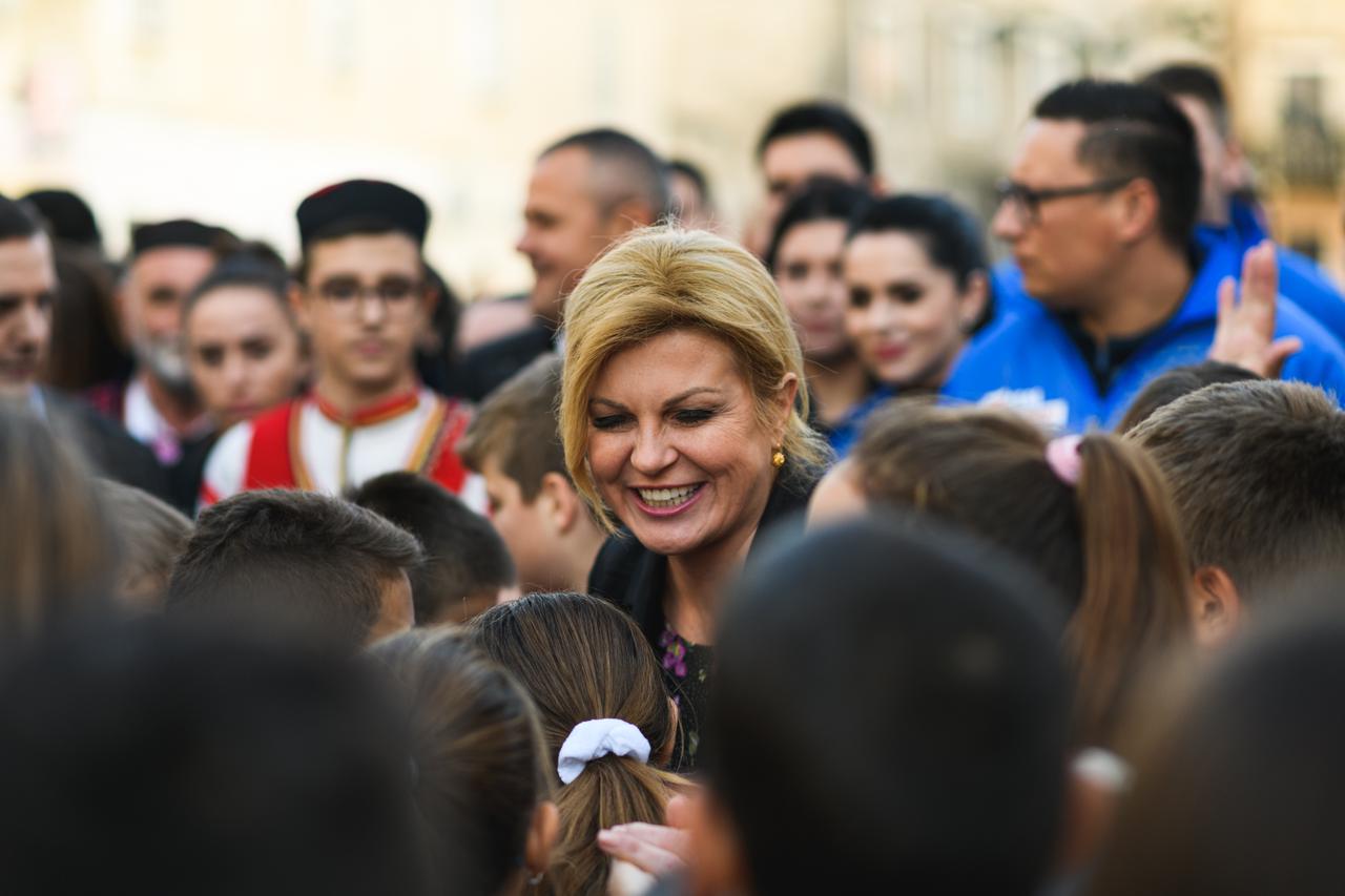 Kolinda Grabar-Kitarović u sklopu kampanje obišla Benkovac
