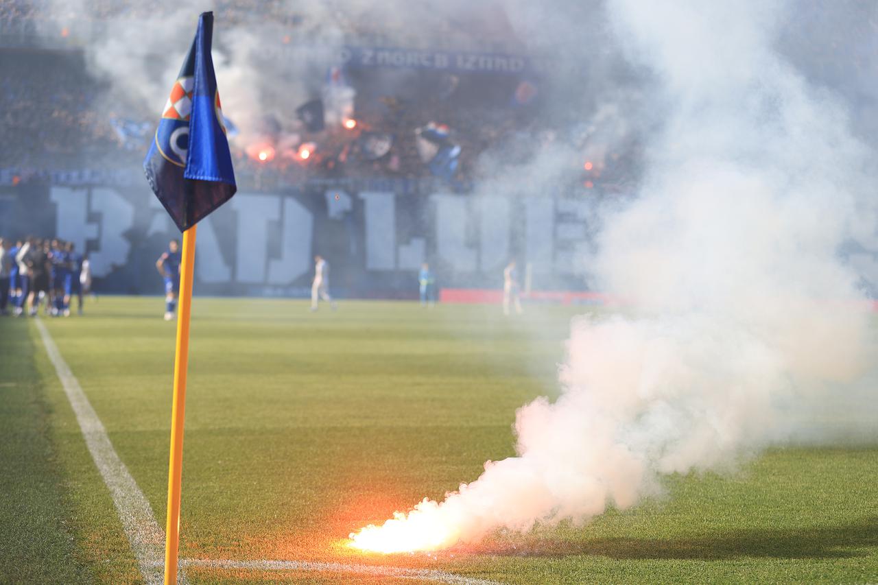 Navijači na utakmici 34. kola SuperSport HNL-a između Dinama i Hajduka