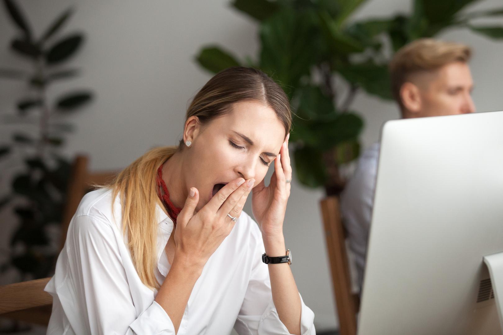 -Ako se borite da ostanete budni na svome radnom mjestu, sigurno ste se već zapitali u čemu je problem. Koliko god kava popili, ništa vam ne može vratiti prijeko potrebnu energiju i stalno se osjećate loše i bezvoljno.
