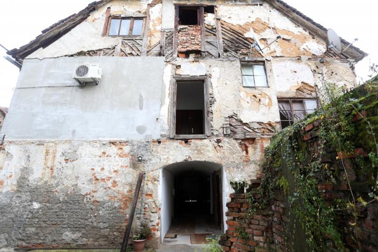 stara jezgra karlovac, zvijezda