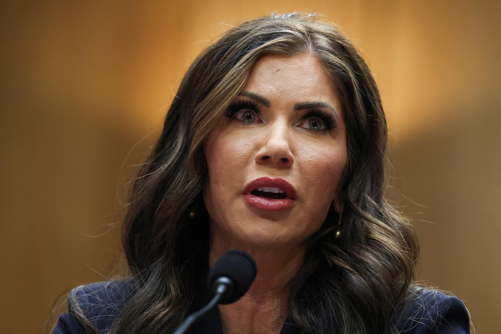 Noem će kao ministrica domovinske sigurnosti nadgledati golemu saveznu agenciju s 260.000 djelatnika koja se bavi svime od granične, kibernetičke i prometne sigurnosti do odgovora na krizne situacije.