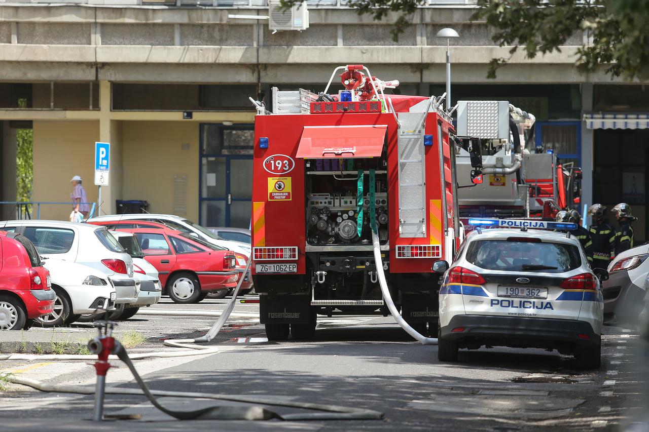 Zagreb: Vatrogasci ugasili požar na četvrtom katu zgrade na Krugama