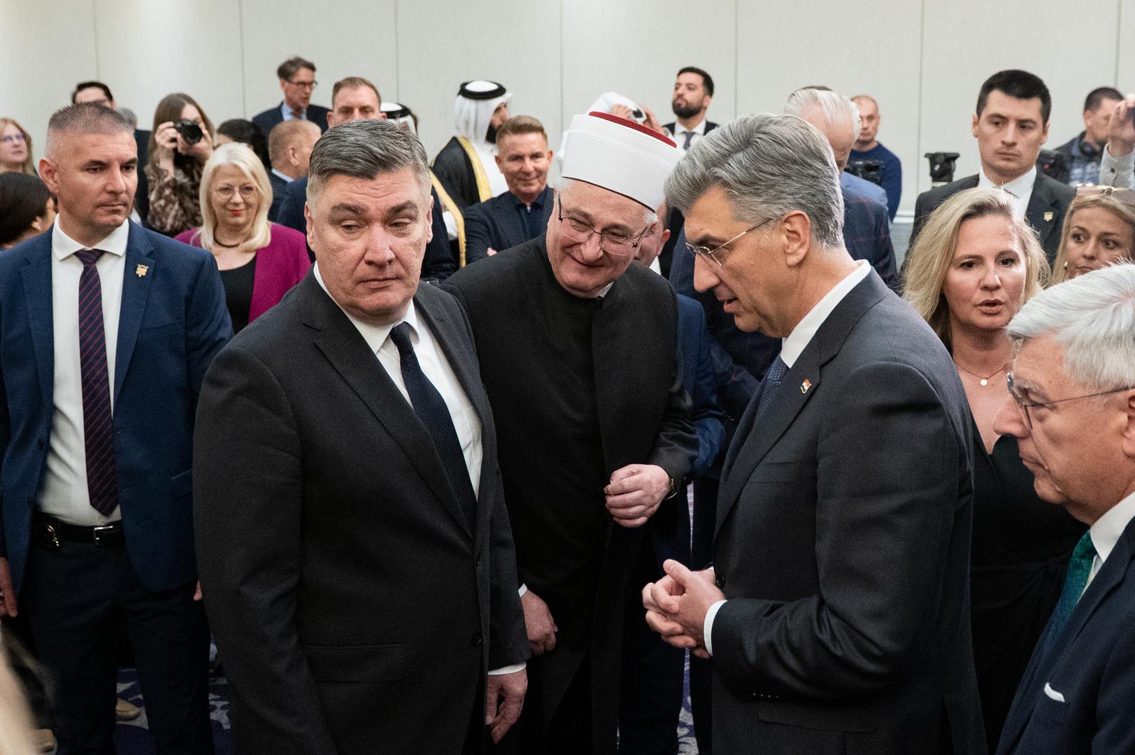 Danas je održano svečano primanje u povodu 110. obljetnice priznanja ravnopravnosti islama u Hrvatskoj na kojem su se okupili vodeći državni dužnosnici, među njima i predsjednik Zoran Milanović te premijer Andrej Plenković koji su stajali jedan pored drugog