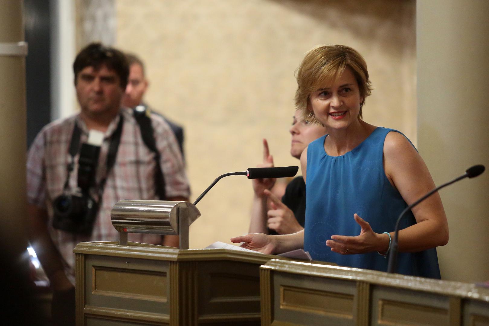 Gradska zastupnica Sandra Švaljek analizirala je prijedlog proračuna Grada Zagreba za 2018. te u šest slika prikazala zašto je predloženi proračun nerealan.