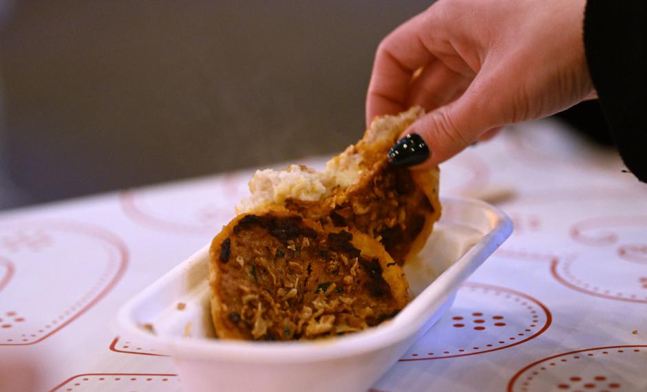 Zagreb: Kušanje hrane na Adventu