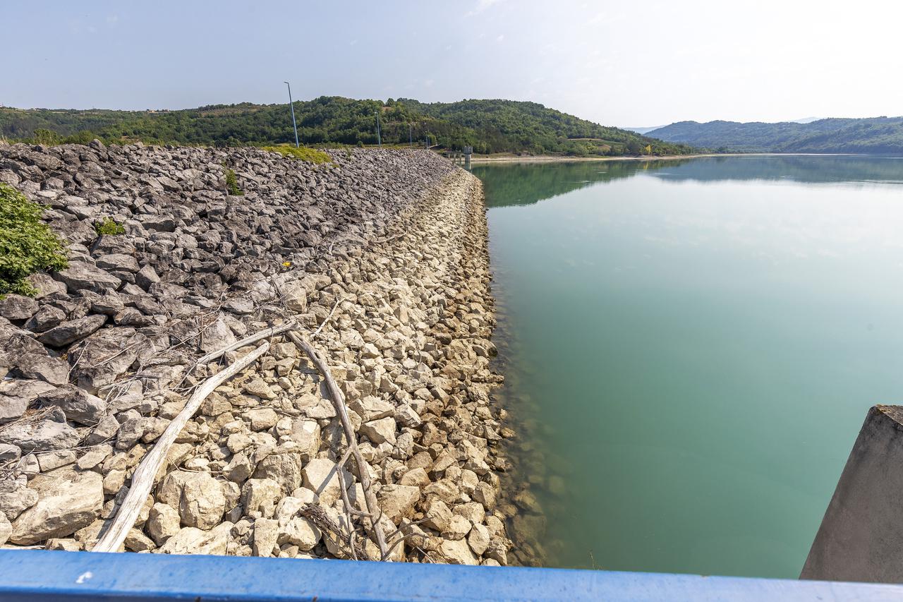 Jezero Butoniga najveće je umjetno jezero u Istri