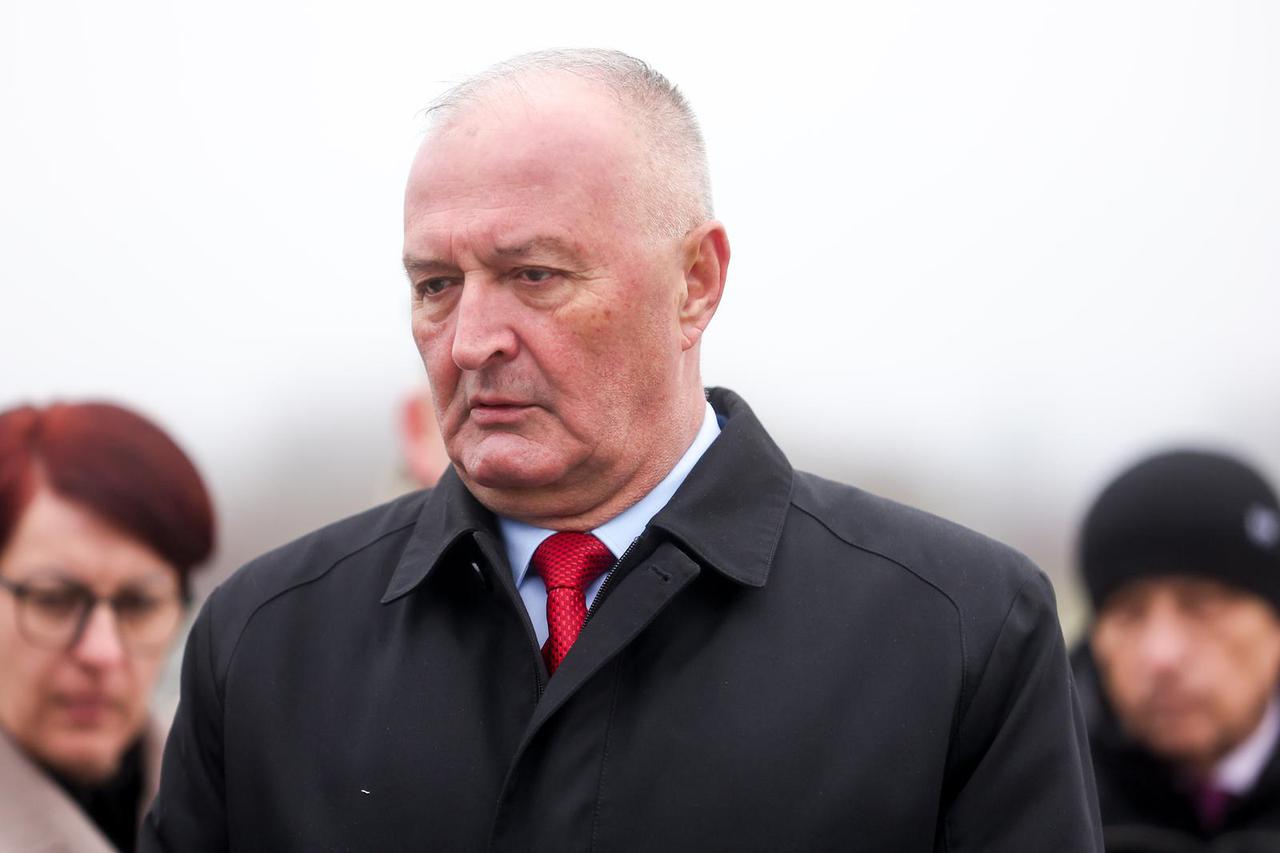 Sarajevo: U vojarni "Rajlovac" svečanim programom i pokaznom vježbom obilježen dan Oružanih snaga BiH