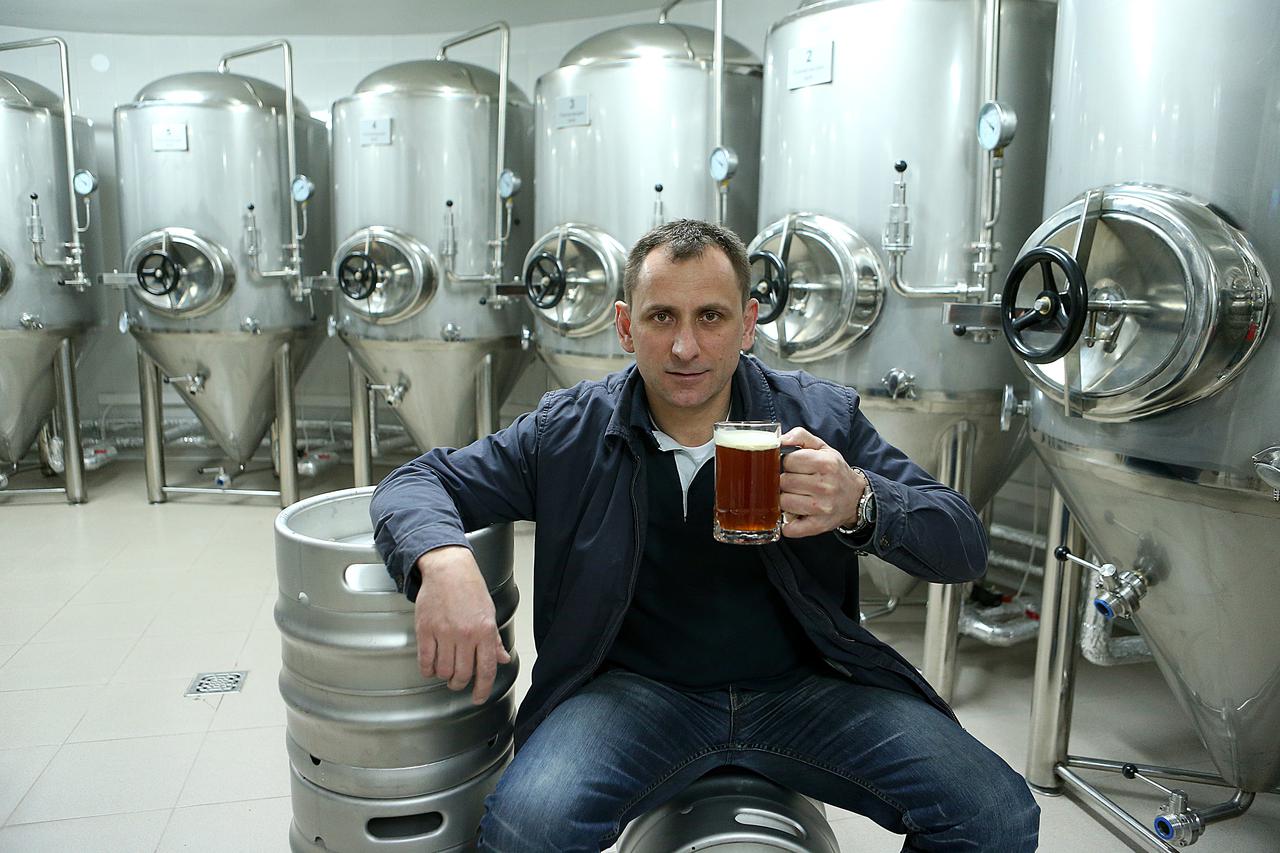 05.03.2015., Zagreb - Franjo Razum u pogonu svoje pivovare Razum koja je jedina samoborska pivovara. Franjo Razum svoje pivo ce prodavati u svojoj novouredjenoj Pivnici Razum.  Photo: Goran Stanzl/PIXSELL