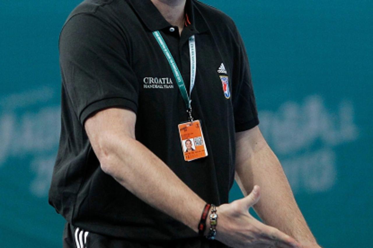 'Croatia\'s coach Slavko Goluza during 23rd Men\'s Handball World Championship preliminary round match.January 15,2013. Foto © nph / Acero) *** Local Caption ***'