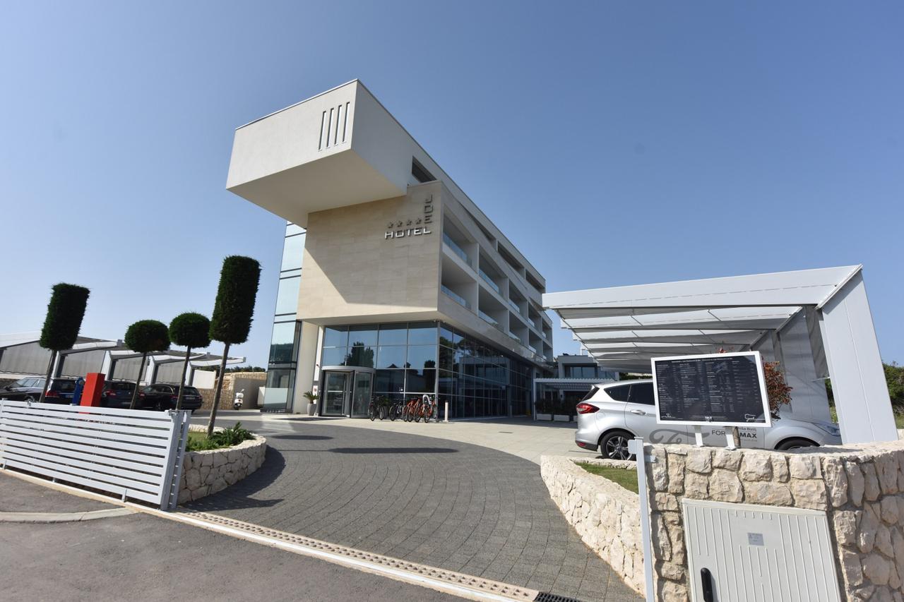 Gari Cappelli obišao novi hotel u vlasništvu Dejana Lovrena