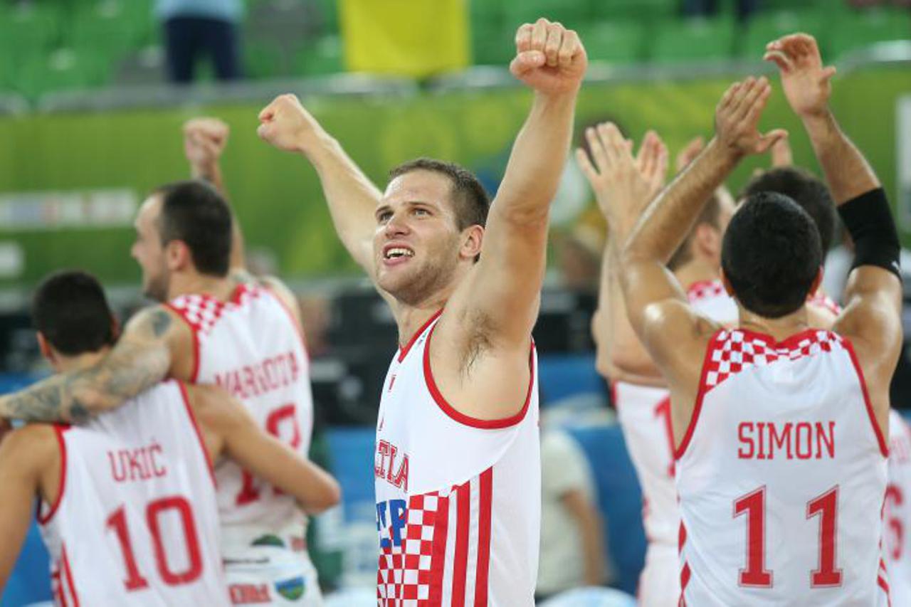 Hrvatska košarkaši slavlje (1)