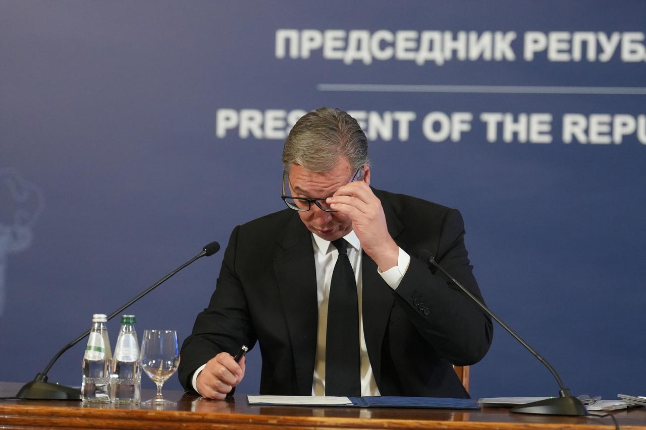 Beograd: Aleksandar Vučić podnio ostavku